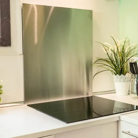 Apartment Style 81 *